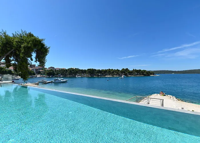 Livingstone Beach House