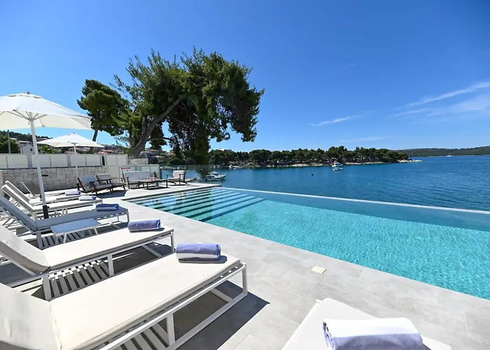 Livingstone Beach House