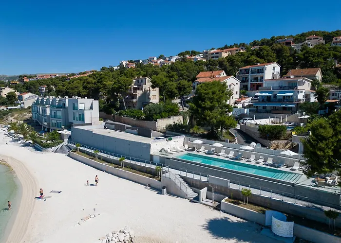 Livingstone Beach House